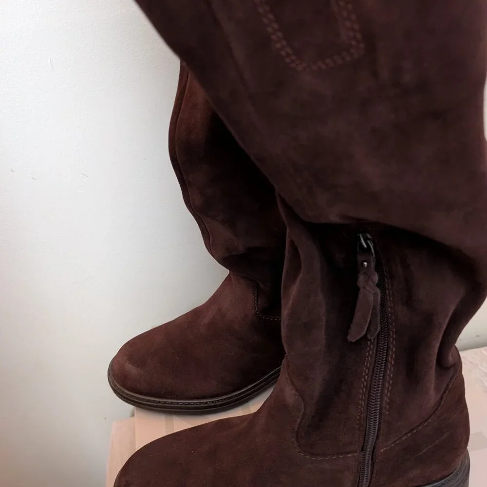 Naturalizer OnTime Knee High (Wide Calf), Chocolate Brown Suede Size 9 Wide - Picture 1 of 7